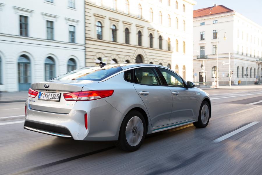  Kia Optima Plug-In Hybrid (JF) 2016 года  (WW) (фото 3 из 41)